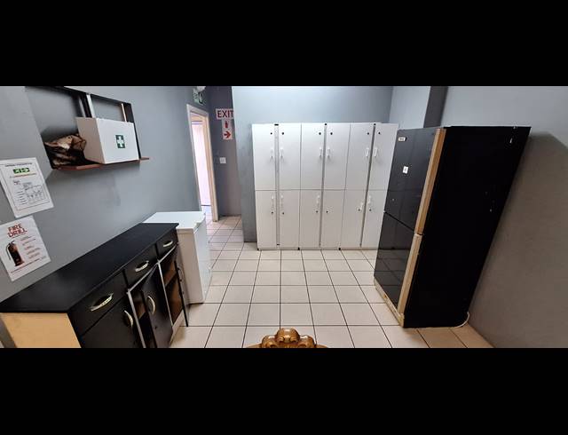 350M² APARTMENT BLOCK FOR SALE IN GQEBERHA CENTRAL